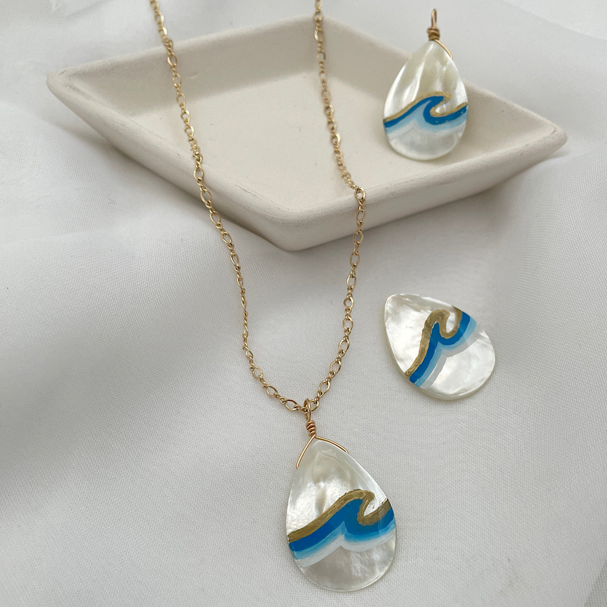 Ride the Wave Shell Necklace